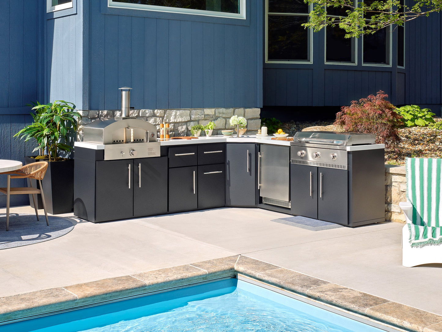 Emory | Corner Outdoor Kitchen Island with Built-In Griddle & Pizza Oven