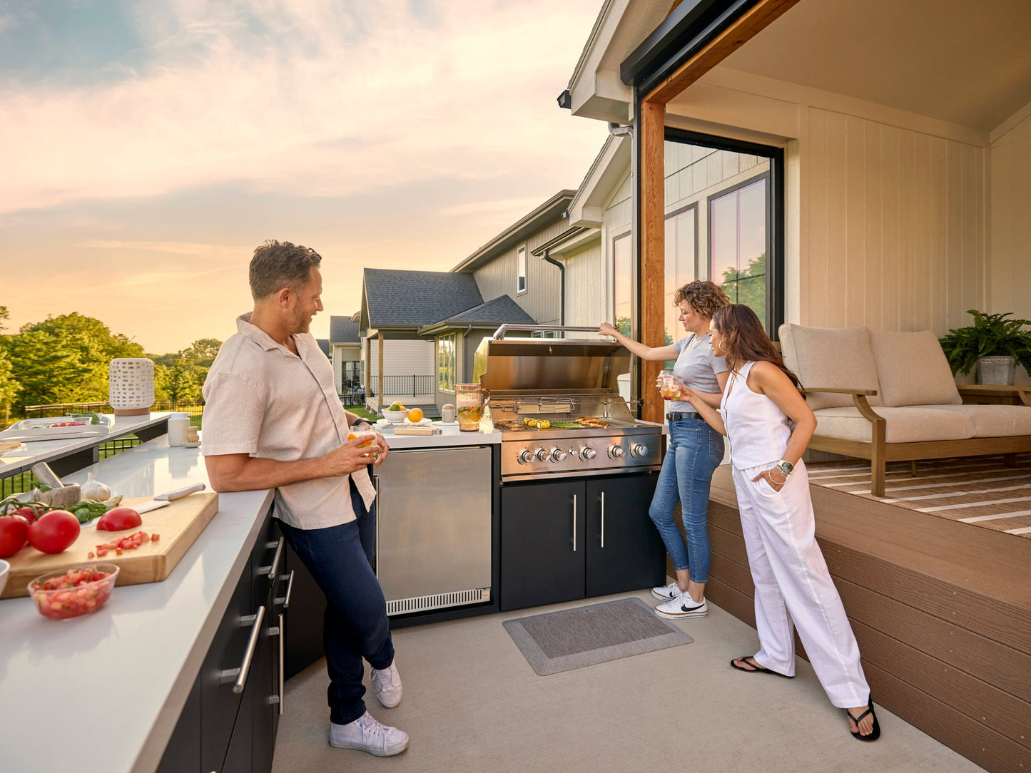 Emory | Corner Outdoor Kitchen Island with Bar Seating & Built-In Griddle – Right