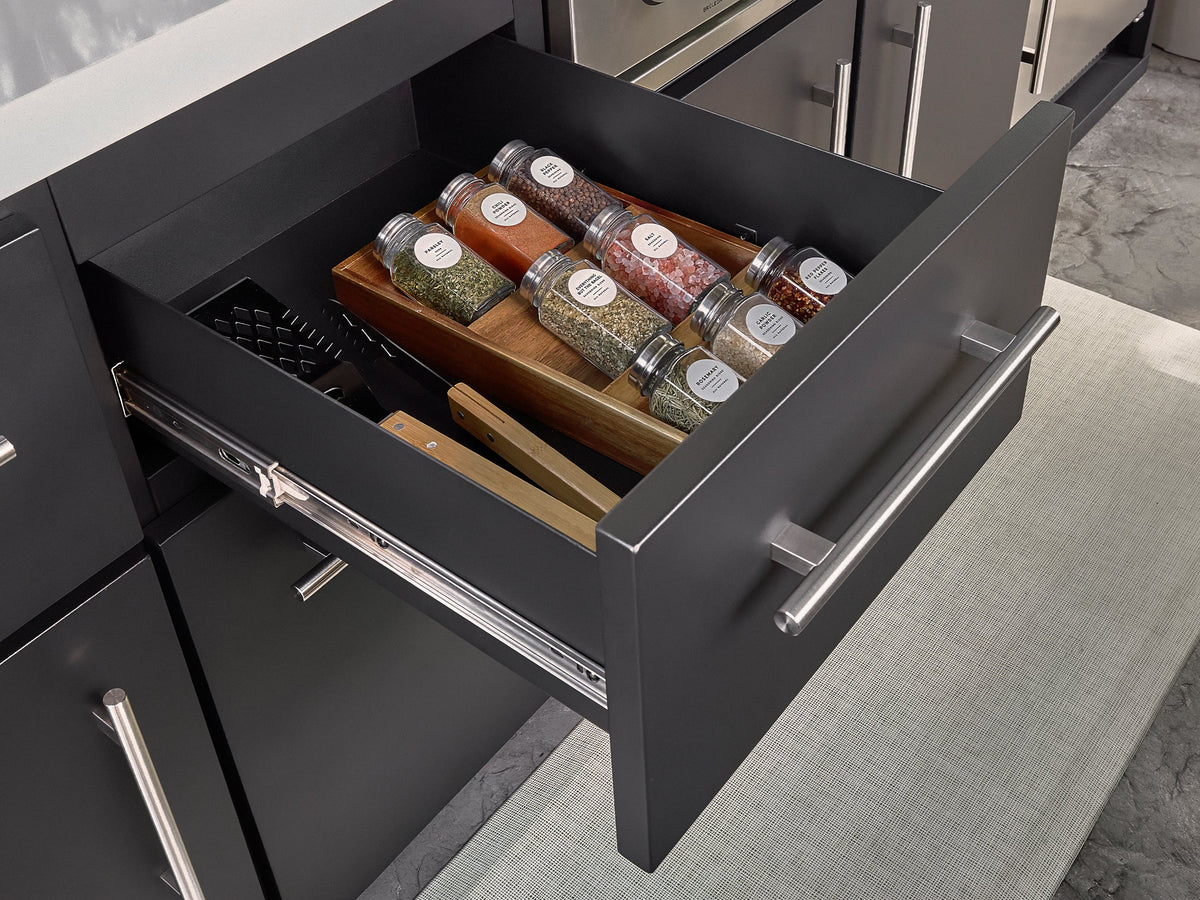 Edgemont Bay | U-Shape Outdoor Kitchen with Bar Seating, Griddle & Pizza Oven